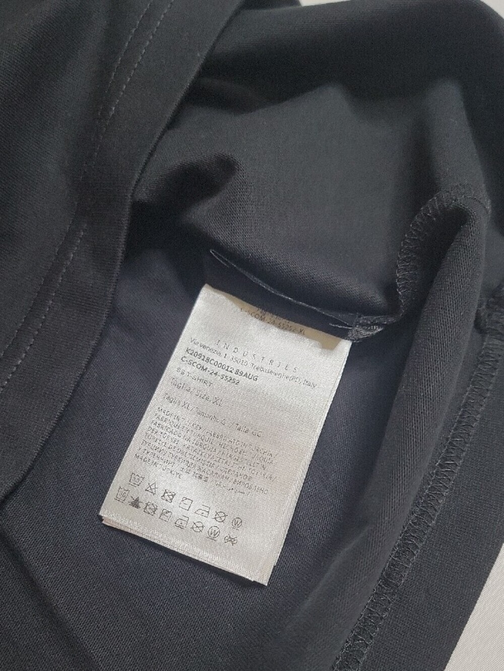 Moncler Embroided Logo Black Cotton T-Shirt - Picture 4 of 5